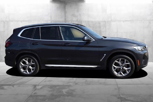 Used 2022 BMW X3 xDrive30i w/ Premium Package 2 (ZPA) AWD/4WD image 5