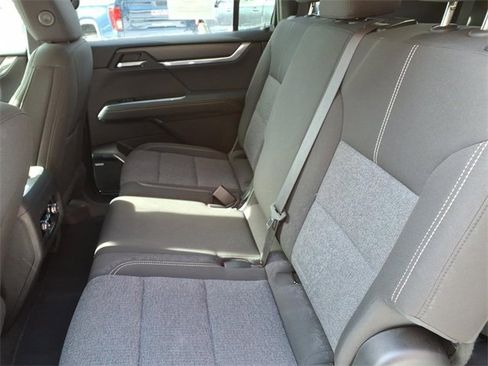 Used 2025 GMC Acadia Elevation image 13