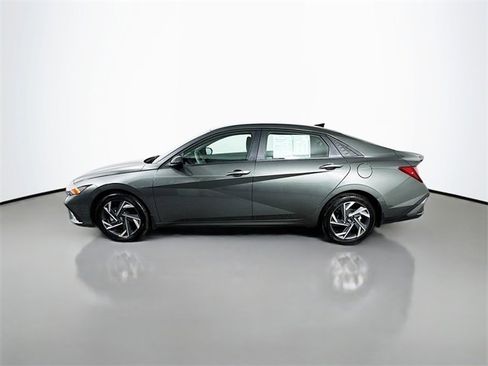 Certified 2025 Hyundai Elantra Sport image 5