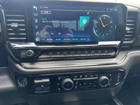 Used 2022 Chevrolet Silverado 1500 ZR2 w/ Technology Package image 20