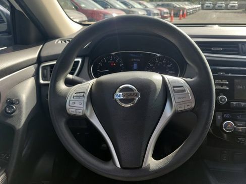 Used 2016 Nissan Rogue SV image 19
