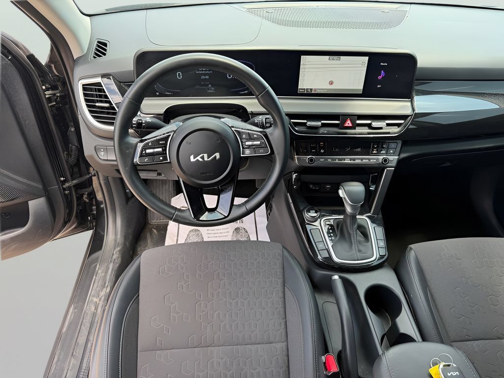 Used 2026 Kia Seltos S FWD image 10