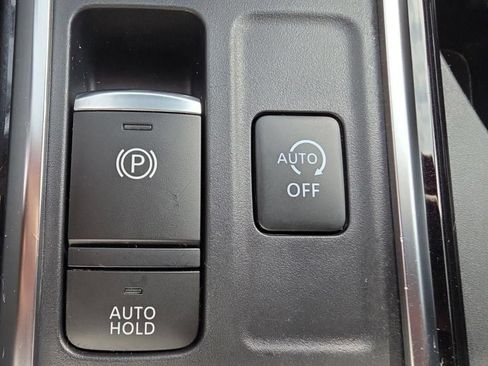 Used 2024 Nissan Pathfinder SV AWD/4WD image 27