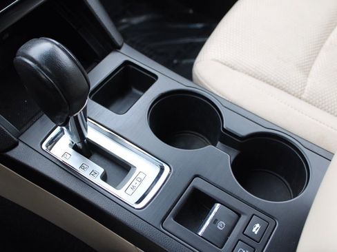 Used 2017 Subaru Outback 2.5i Premium image 38