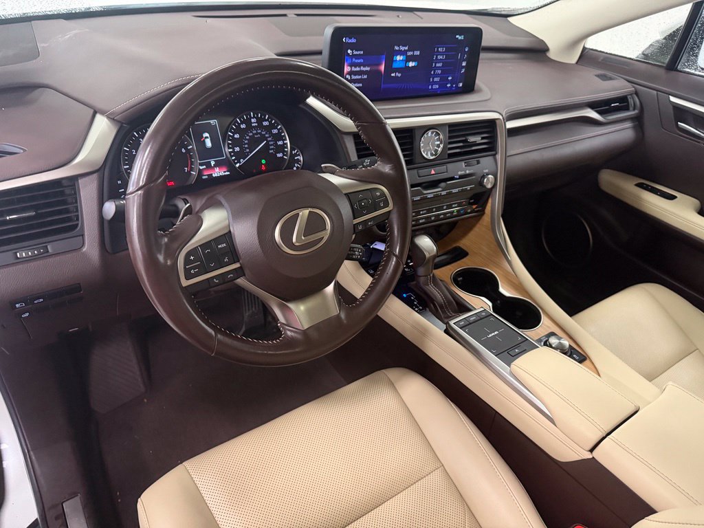 Used 2020 Lexus RX 350L Premium w/ Premium Package AWD/4WD image 11