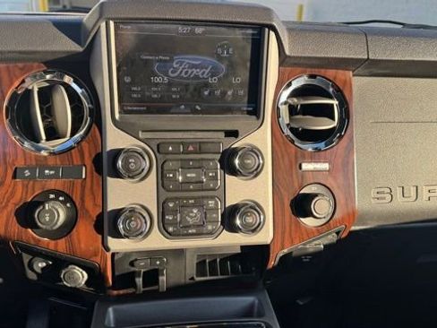 Used 2015 Ford F250 Lariat w/ Chrome Package image 19