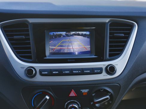 Used 2021 Hyundai Accent SE image 9