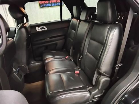 Used 2013 Ford Explorer XLT image 13