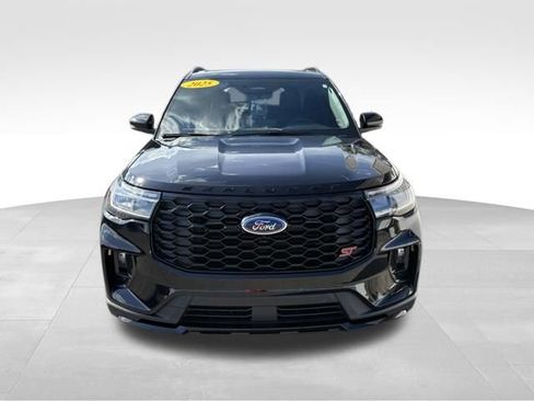 Used 2025 Ford Explorer ST AWD/4WD image 7