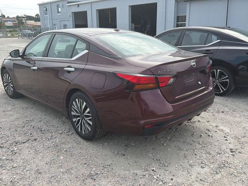 Used 2024 Nissan Altima 2.5 SV FWD image 5
