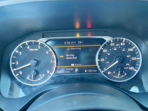 Used 2022 Nissan Rogue SV image 11