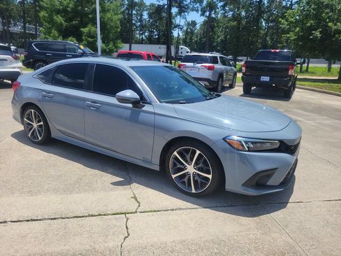 Used 2023 Honda Civic Touring image 9