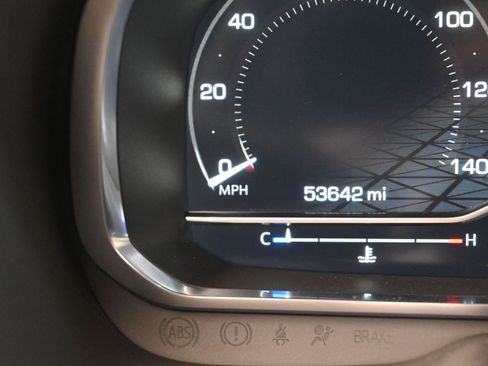 Used 2024 GMC Yukon XL SLT image 23