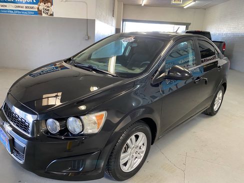 Used 2013 Chevrolet Sonic LT image 3