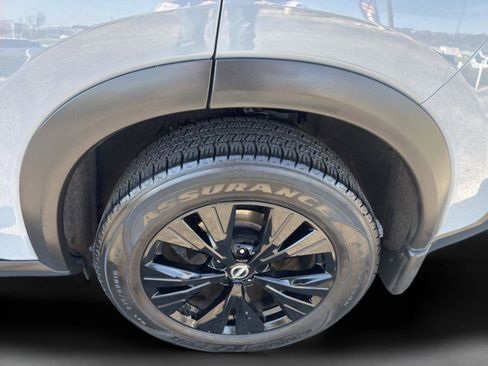 Used 2023 Nissan Rogue SV w/ SV Premium B Package image 24