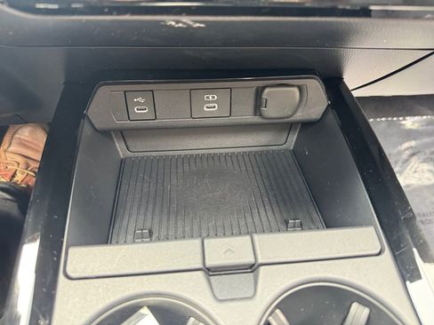 Used 2024 Toyota Prius Prime FWD image 23