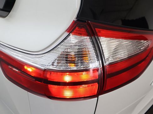 Used 2017 Toyota Sienna XLE image 25