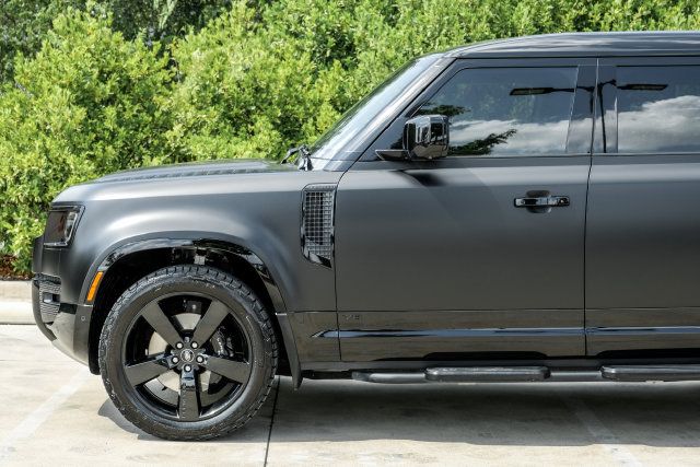 Used 2024 Land Rover Defender 110 V8 AWD/4WD image 15