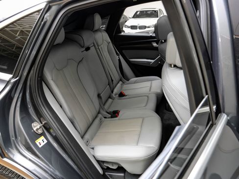 Used 2023 Audi Q5 2.0T Premium Plus w/ Premium Plus Package image 39