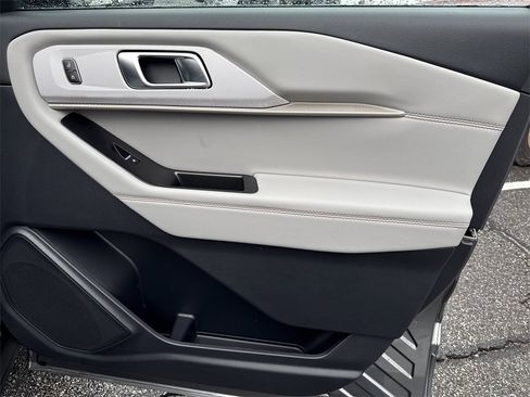 New 2026 Ford Explorer Active w/ Active Comfort Package image 14
