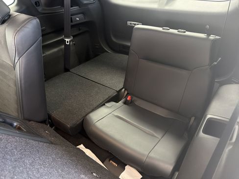 Used 2024 Mitsubishi Outlander FWD image 4