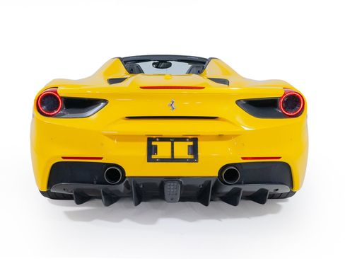 Used 2017 Ferrari 488 Spider RWD image 18