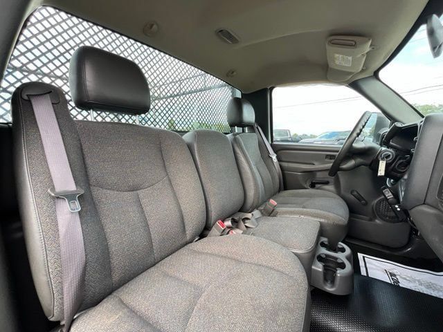 Used 2004 Chevrolet Silverado 2500 W/T RWD image 27