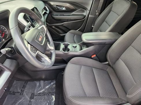 Used 2023 GMC Terrain SLE w/ Driver Convenience Package FWD image 4