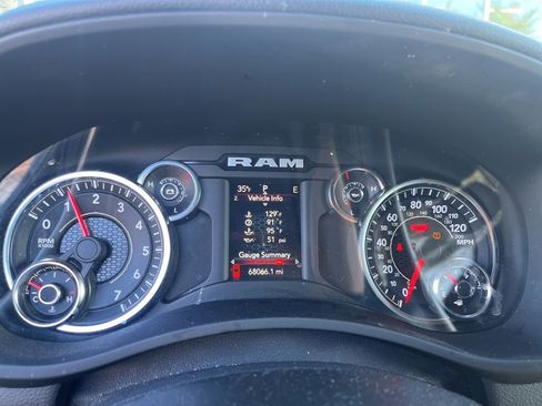 Used 2023 RAM 2500 Big Horn w/ Night Edition image 3