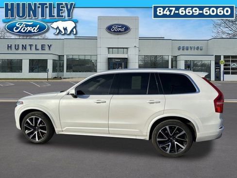 Used 2022 Volvo XC90 T6 Momentum w/ Advanced Package image 6