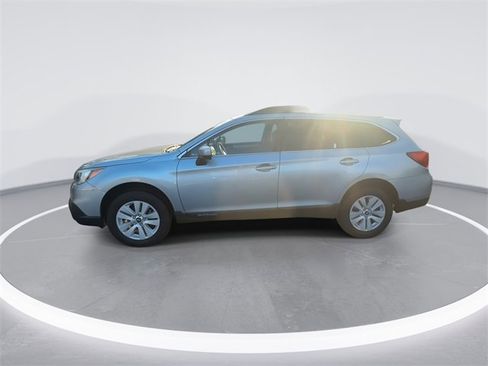 Used 2017 Subaru Outback 2.5i Premium image 5