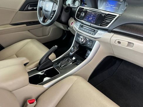 Used 2014 Honda Accord Touring image 15