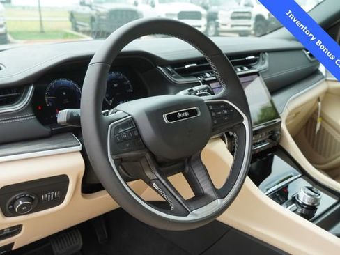 New 2025 Jeep Grand Cherokee L Limited w/ Luxury Tech Group II AWD/4WD image 18