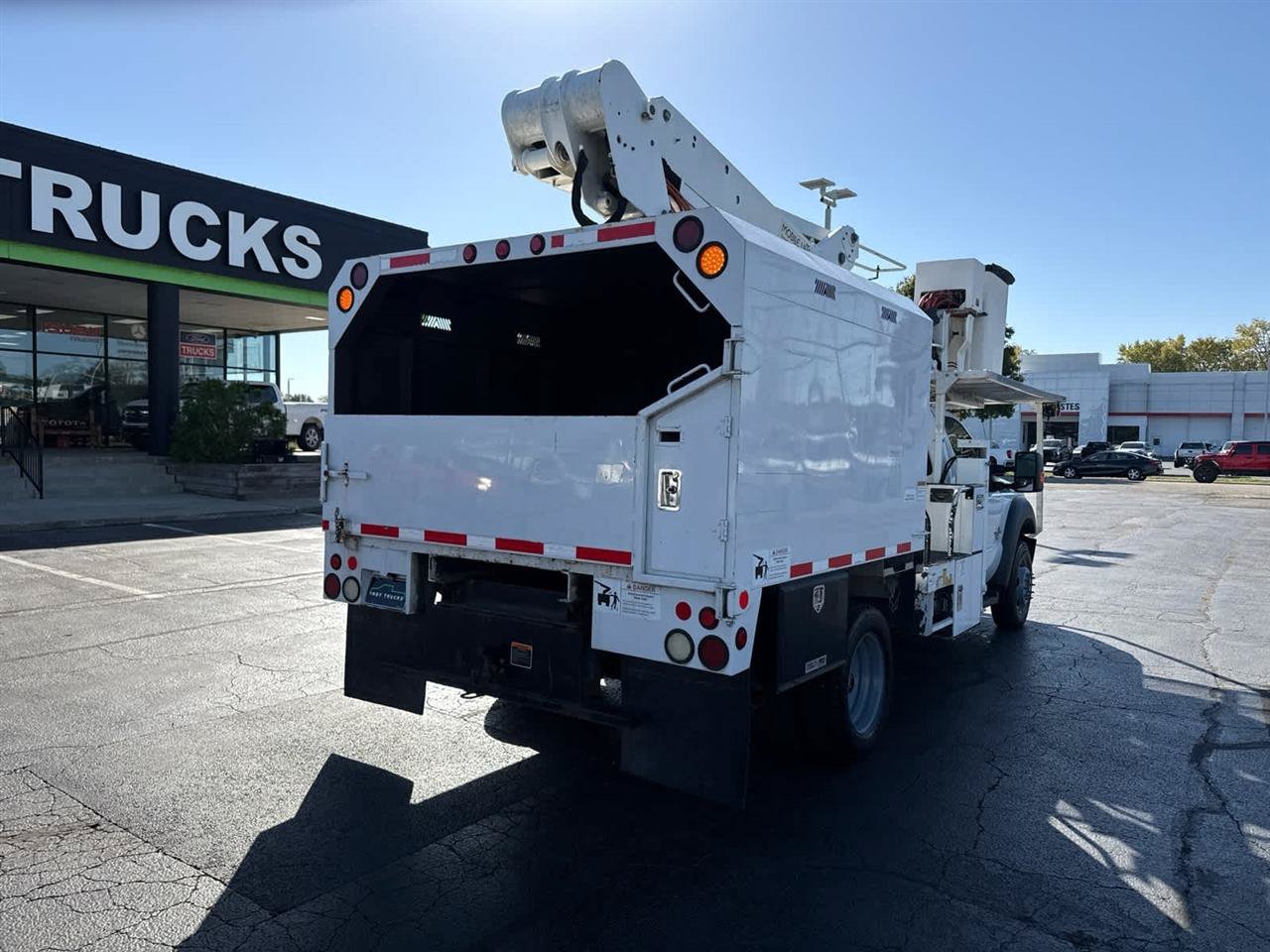 Used 2016 Ford F550 4x4 Regular Cab Super Duty image 8