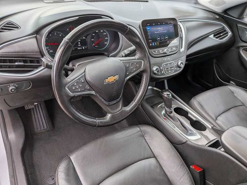 Used 2020 Chevrolet Malibu LT w/ Leather Package image 14