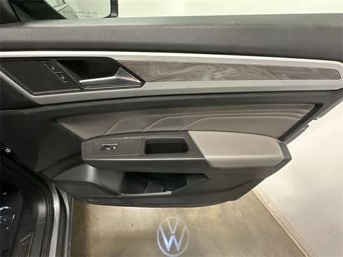 Used 2023 Volkswagen Atlas Cross Sport SE w/ Panoramic Sunroof Package image 24