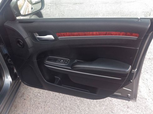 Used 2012 Chrysler 300 RWD image 19