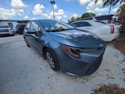 Used 2021 Toyota Corolla LE image 2