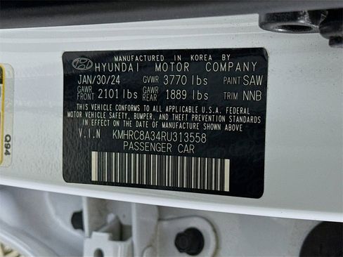 Certified 2024 Hyundai Venue SEL image 35