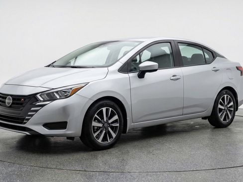 Used 2025 Nissan Versa SV FWD image 3