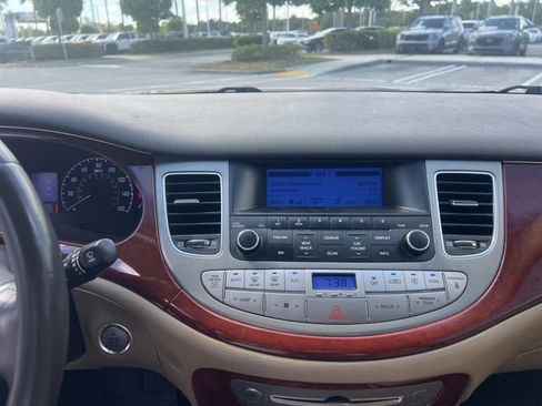 Used 2013 Hyundai Genesis 3.8 RWD image 22