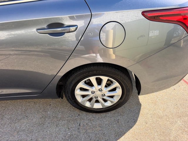 Used 2019 Hyundai Accent SEL FWD image 5