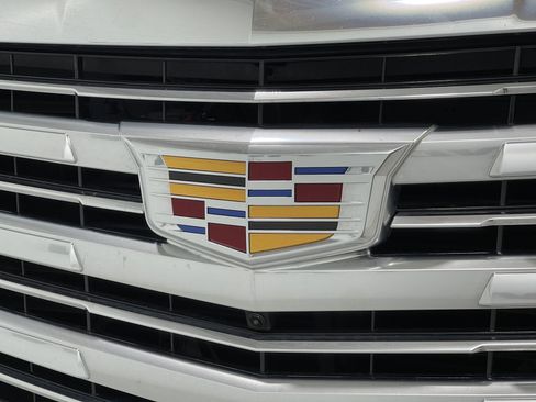 Used 2019 Cadillac Escalade Platinum AWD/4WD image 41