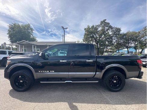 Used 2020 Nissan Titan Platinum Reserve w/ Moonroof Package AWD/4WD image 4