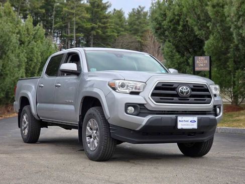 Used 2019 Toyota Tacoma SR5 image 1