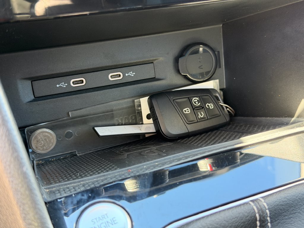 Certified 2023 Volkswagen Taos SE FWD image 20