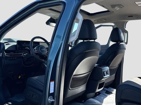 New 2026 Kia Carnival SX Prestige image 5