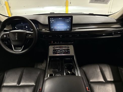 Used 2023 Lincoln Aviator AWD image 10