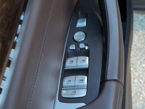 Used 2022 BMW X3 sDrive30i w/ Premium Package image 12