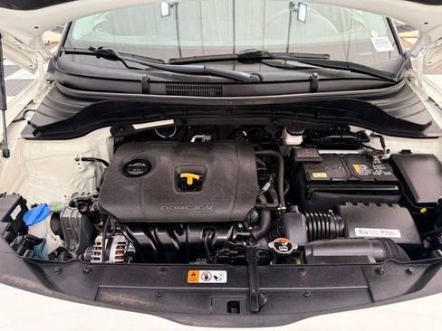 Used 2023 Kia Soul LX w/ LX Technology Package image 8